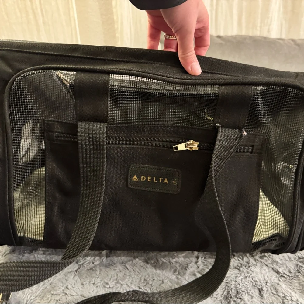 Delta Black Mesh Pet Carrier